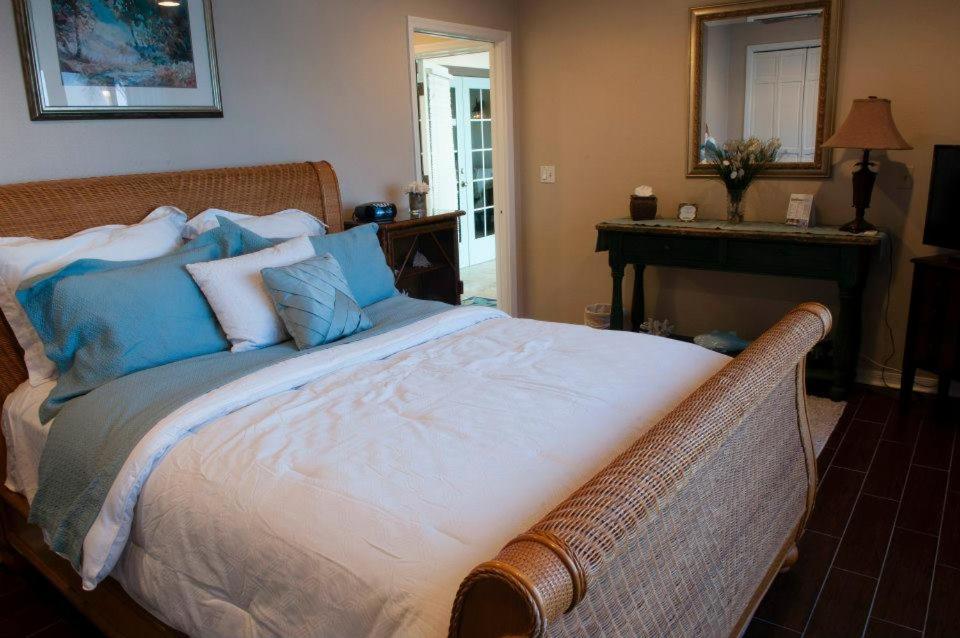 Hotel Pasa Tiempo (Adults Only) St. Pete Beach Esterno foto